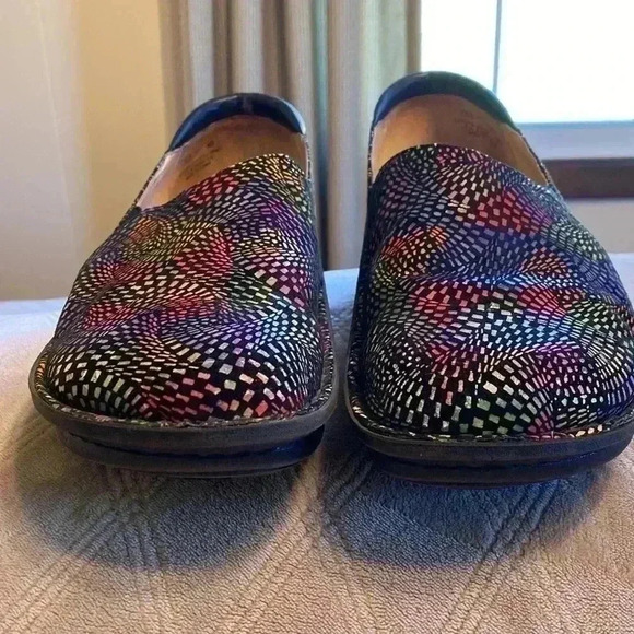 Algeria Deb-777 Size 40 or 9.5/10US Rainbow Slip on Clogs Nursing Shoe. - Picture 5 of 10